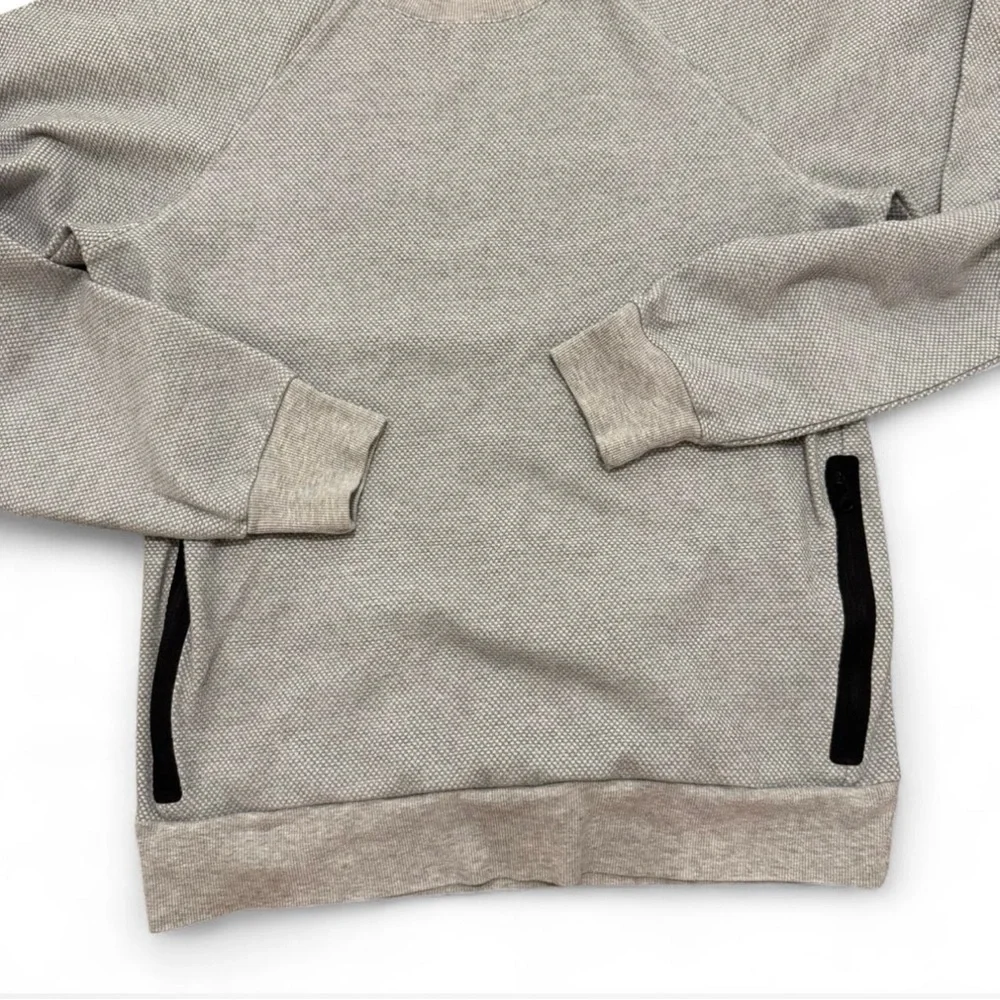 ALO Yoga Gray Crewneck Sweater - Picture 2 of 8
